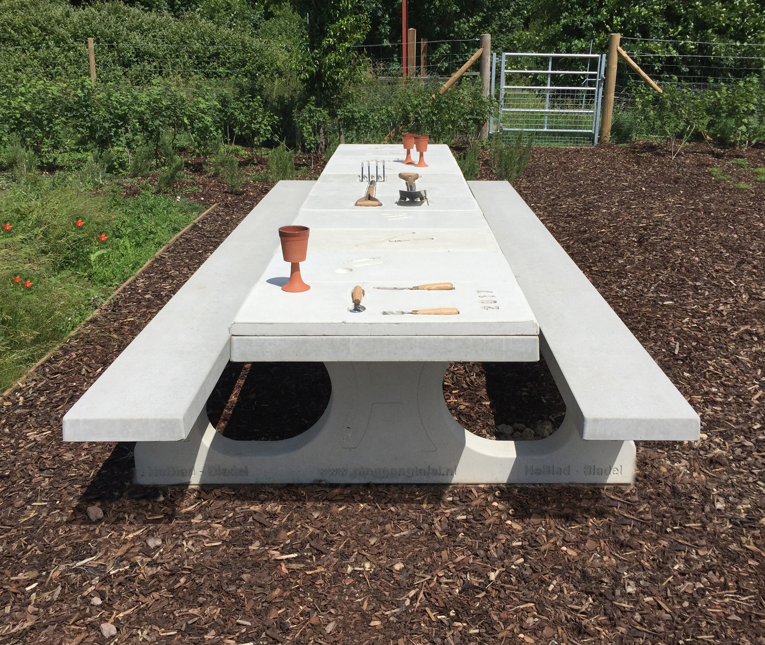 Bespoke-Concrete-Table1