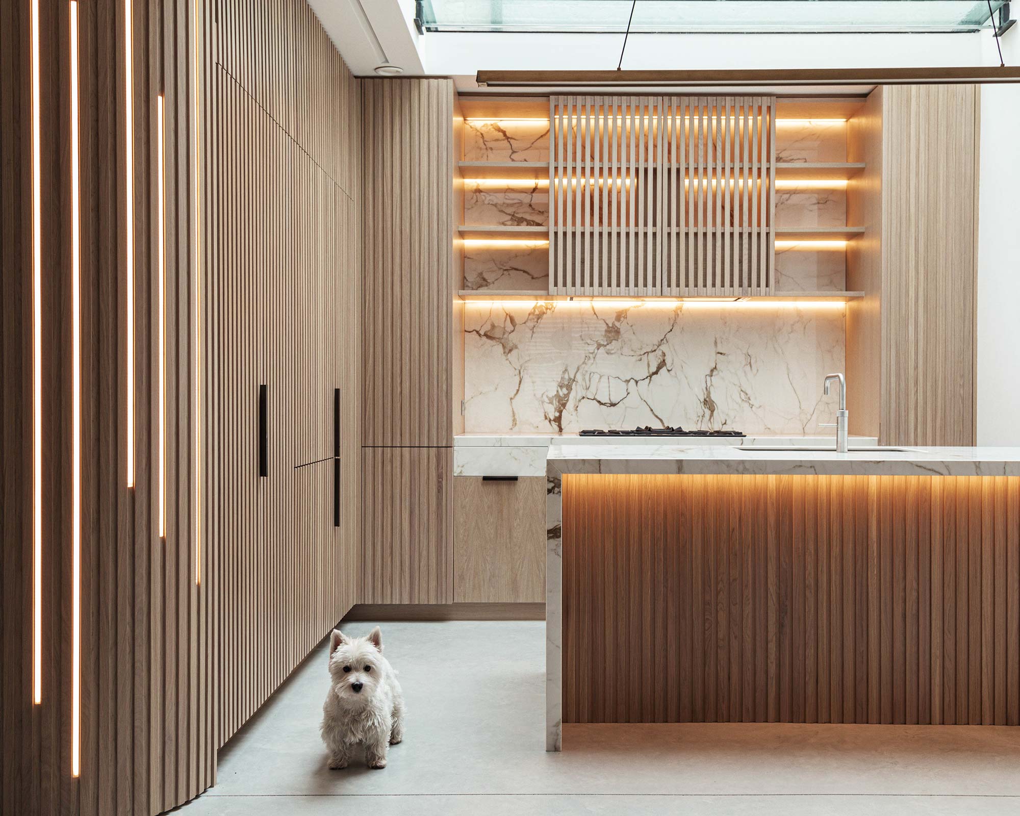 Luxury bespoke timber and stone kitchen portobello road kensington interior